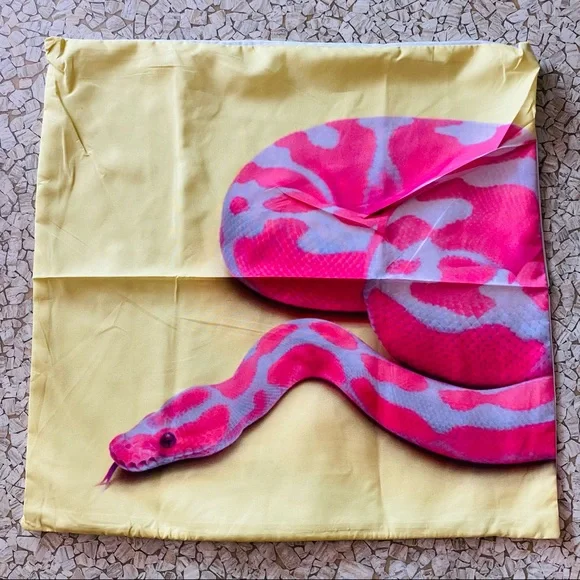 Neon pink python pop Art pillow cushion cover on pale yellow - Picture 2 of 6
